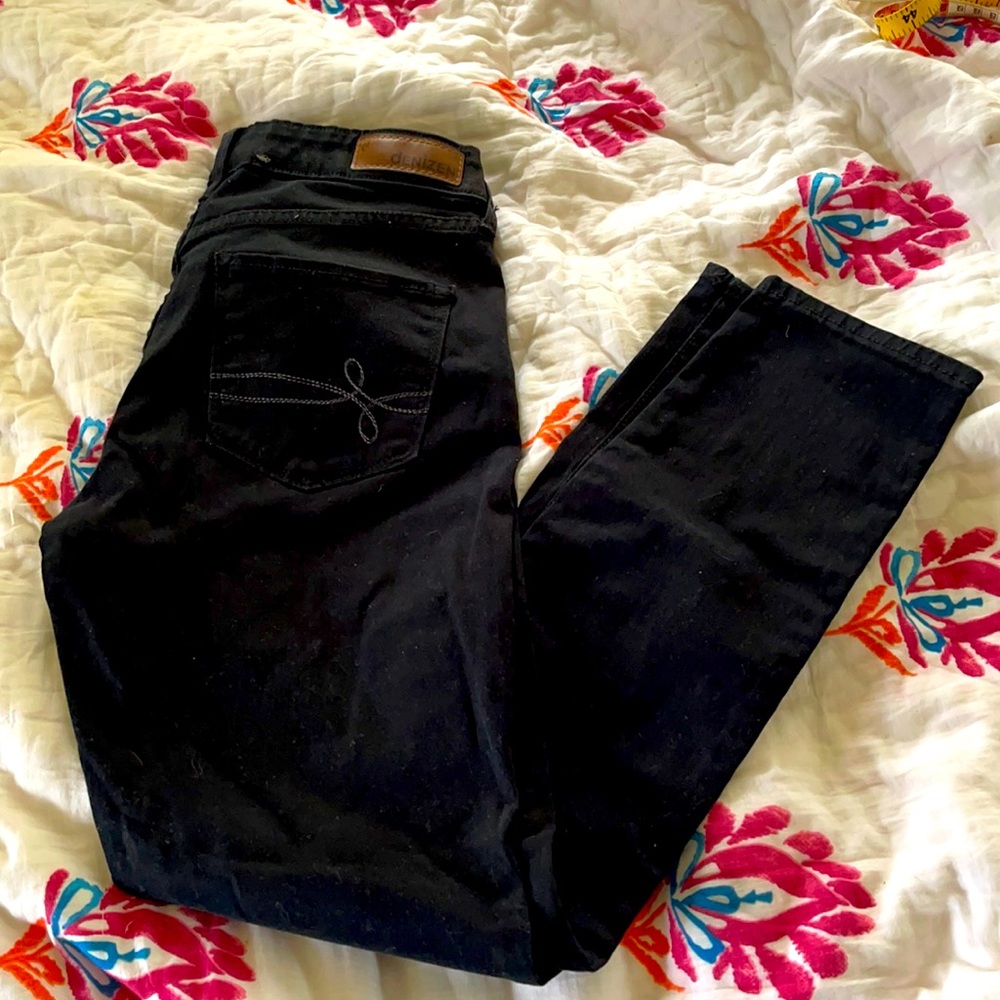 Black DENIZEN jeans from Levi’s.